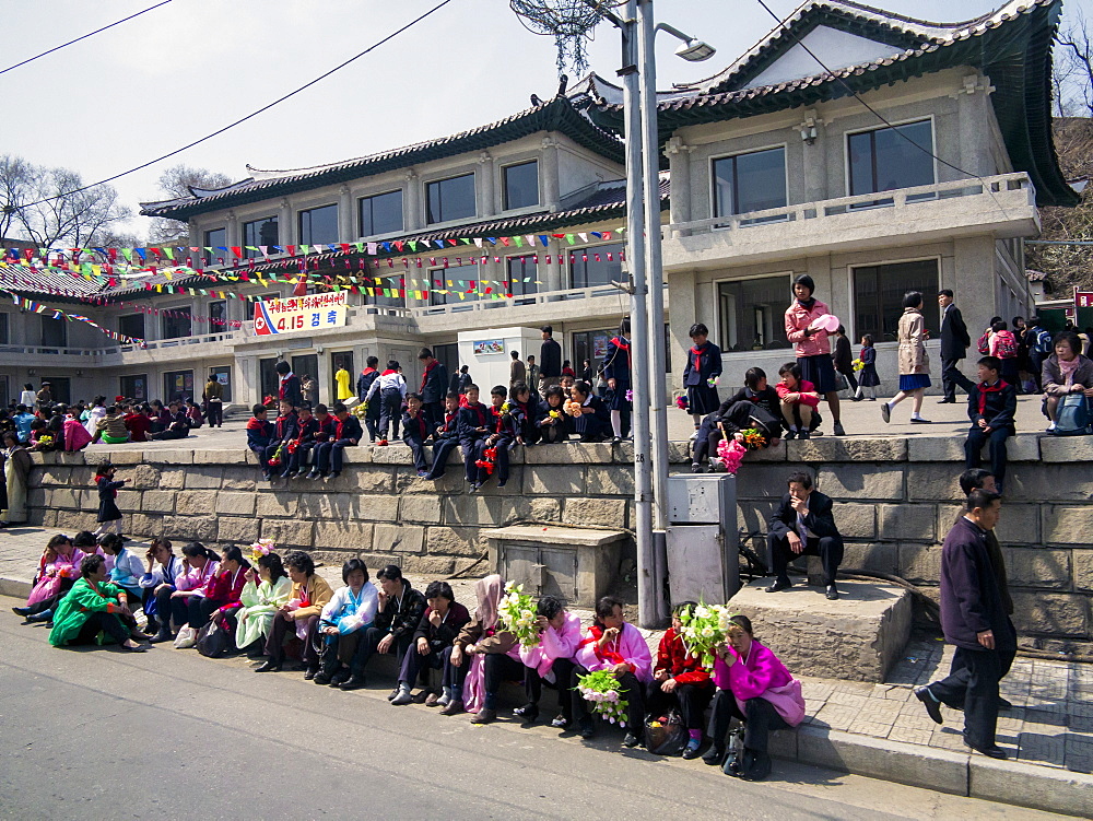 Typical urban street scene, Pyongyang, Democratic People's Republic of Korea (DPRK), North Korea, Asia