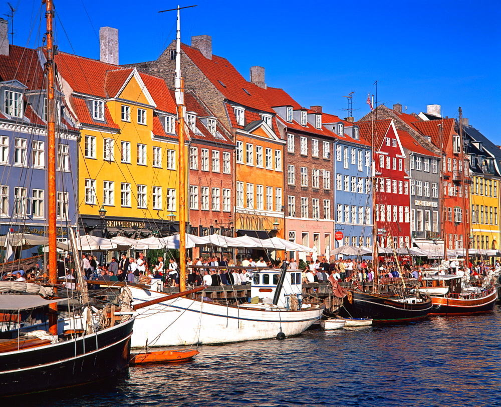 Waterfront district, Nyhavn, Copenhagen, Denmark, Scandinavia, Europe