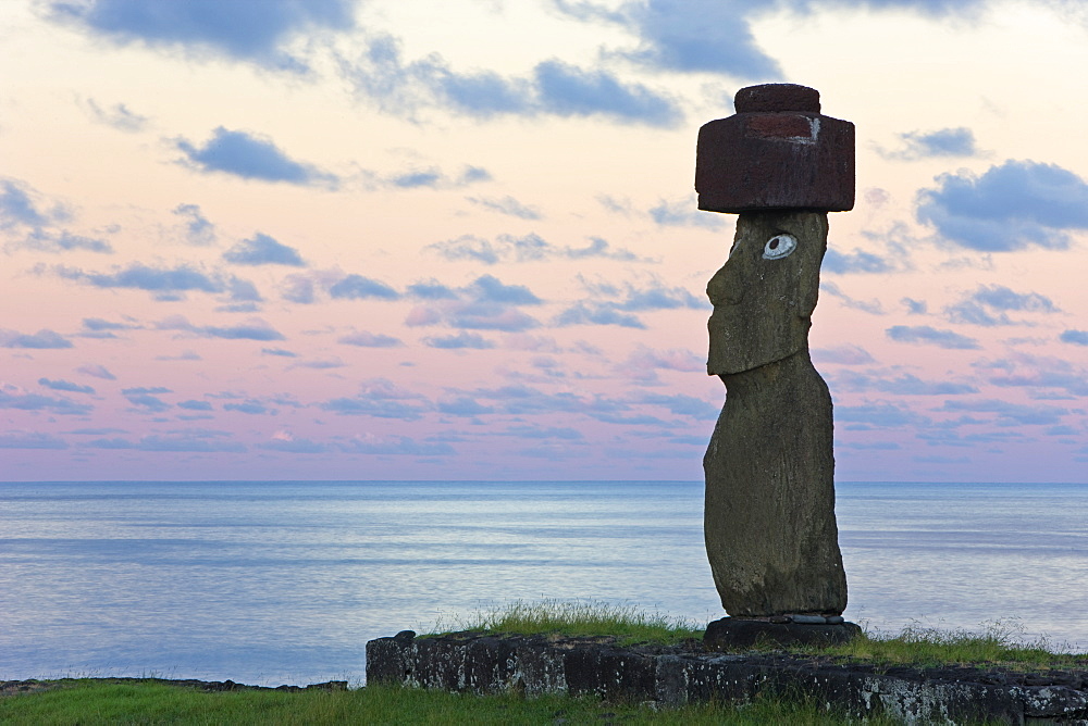 Moai statue Ahu Ko Te riku, the only topknotted and eyeballed Moai on the Island, Rapa Nui (Easter Island), UNESCO World Heritage Site, Chile, South America