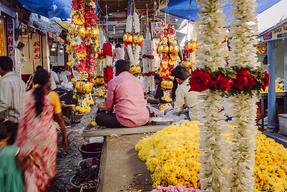 Devaraja flower market, Mysore, Karnataka, India, Asia