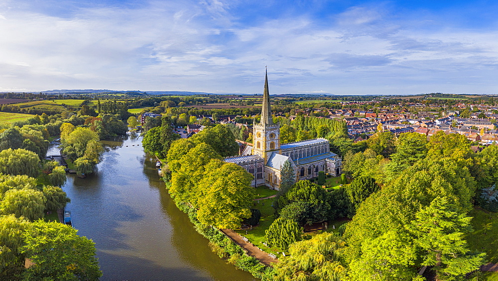 The Church of the Holy Trinity, where Shakesphere is buried, River Avon, Stratford-upon-Avon, Warwickshire, England, United Kingdom, Europe