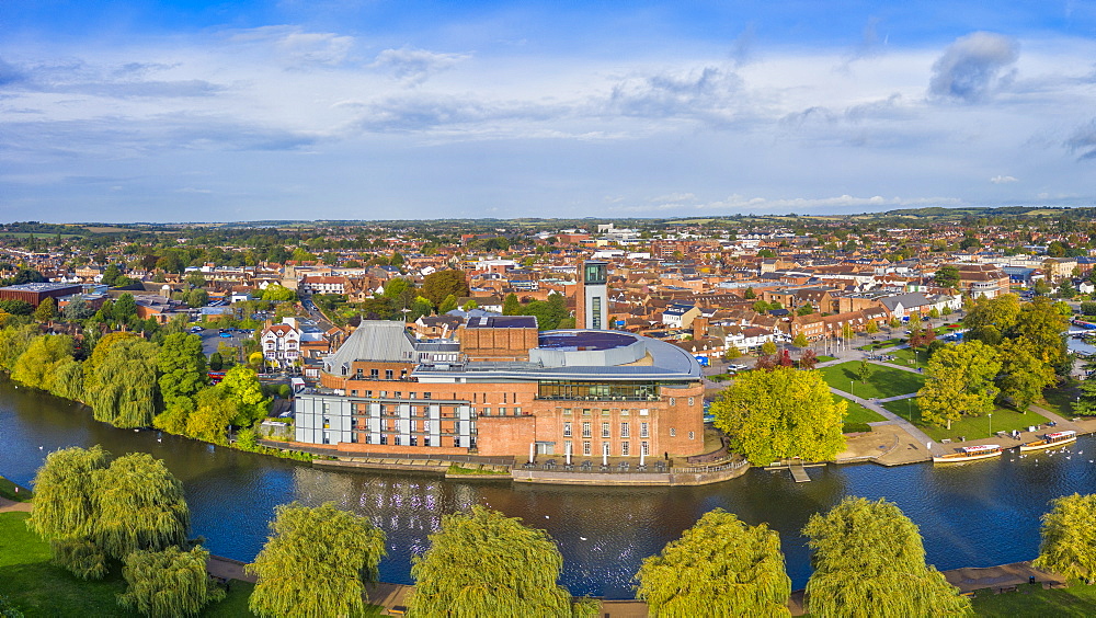 The Royal Shakesphere Theatre and Swan Theatre on the River Avon, Stratford-upon-Avon, Warwickshire, England, United Kingdom, Europe