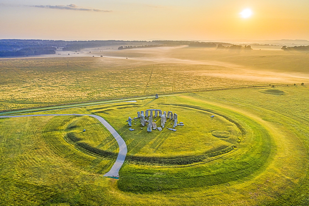 Stonehenge, UNESCO World Heritage Site, Salisbury Plain, Wiltshire, England, United Kingdom, Europe