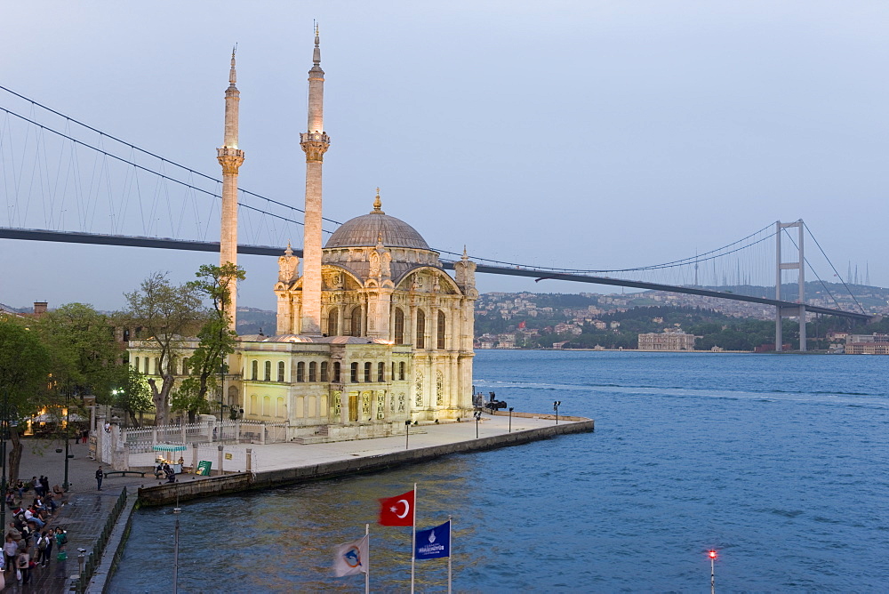 Elevated view over the Bosphorous Bridge and Ortakoy Camii Mosque (Buyuk Mecidiye Camii) in the trendy Ortakoy district, Istanbul, Turkey, Europe