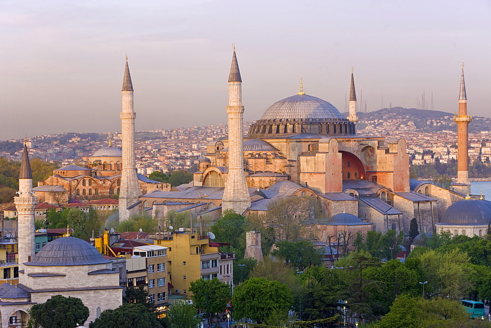 Elevated view of Aya Sofya (Sancta Sophia), UNESCO World Heritage Site, in Sultanahmet, Istanbul, Turkey, Europe