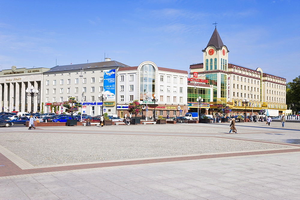 New shopping centre in city centre, Ploshchad Pobedy (Pobedy Square), Kaliningrad, Russia, Europe