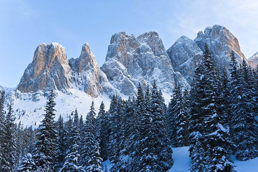 Winter landscape, Le Odle Group with Geisler Spitzen, 3060m, Val di Funes, Dolomites, Trentino-Alto Adige, South Tirol (Tyrol), Italy, Europe