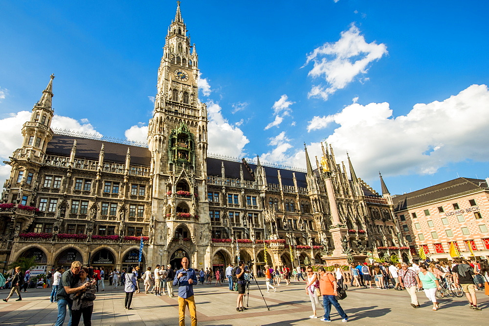 New Town Hall on the Marienplatz (Mary's Square), Munich, Bavaria, Germany, Europe