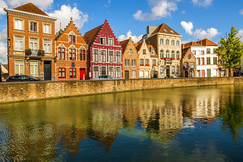 Canal scene, Bruges, West Flanders, Belgium, Europe