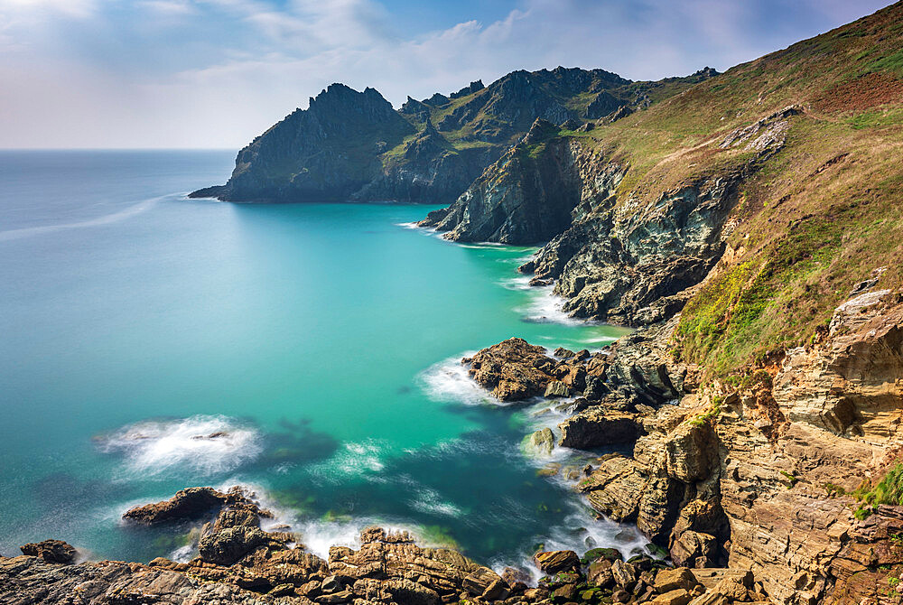 Beautiful turquoise sea in sheltered Elender Coves near Gammon Head, Salcombe, South Hams, Devon, England, United Kingdom, Europe