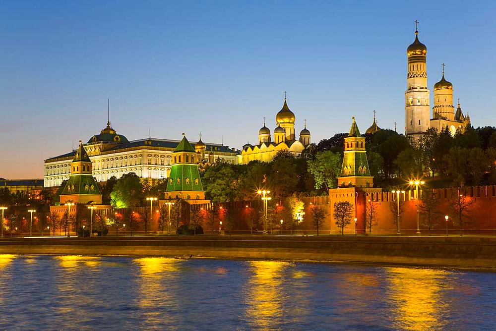 Evening, Moscow River, Kremlin, UNESCO World Heritage Site, Moscow, Russia, Europe