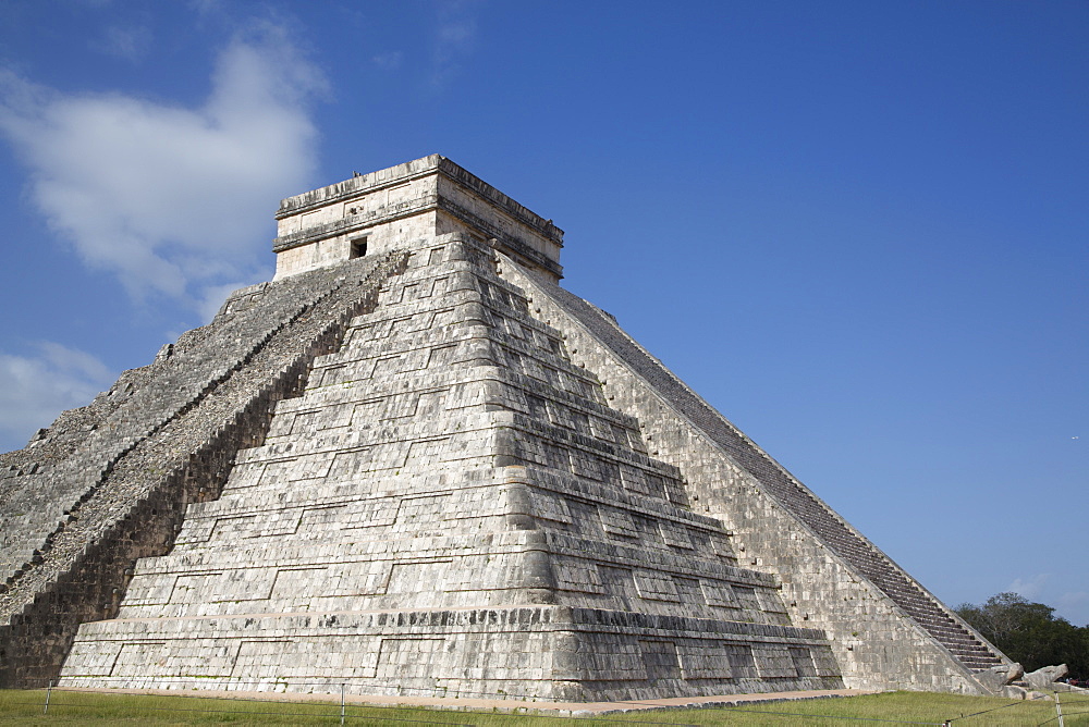 El Castillo, Chichen Itza, UNESCO World Heritage Site, Yucatan, Mexico, North America