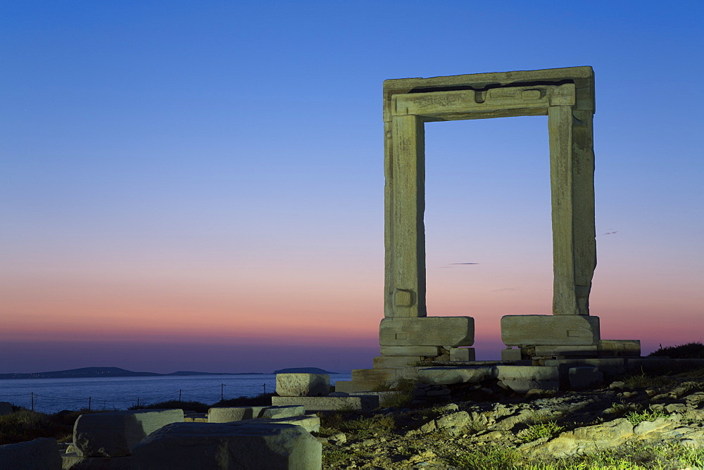 Evening, Temple of Apollo (Portara), Hora (Chora), Naxos Island, Cyclades Group, Greek Islands, Greece, Europe