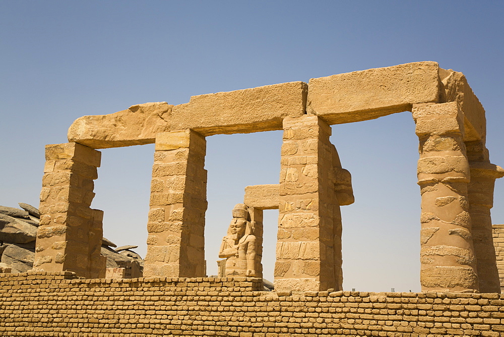 Statue of Ramses II, Garf Hussien Temple, Kalabsha, UNESCO World Heritage Site, near Aswan, Nubia, Egypt, North Africa, Africa