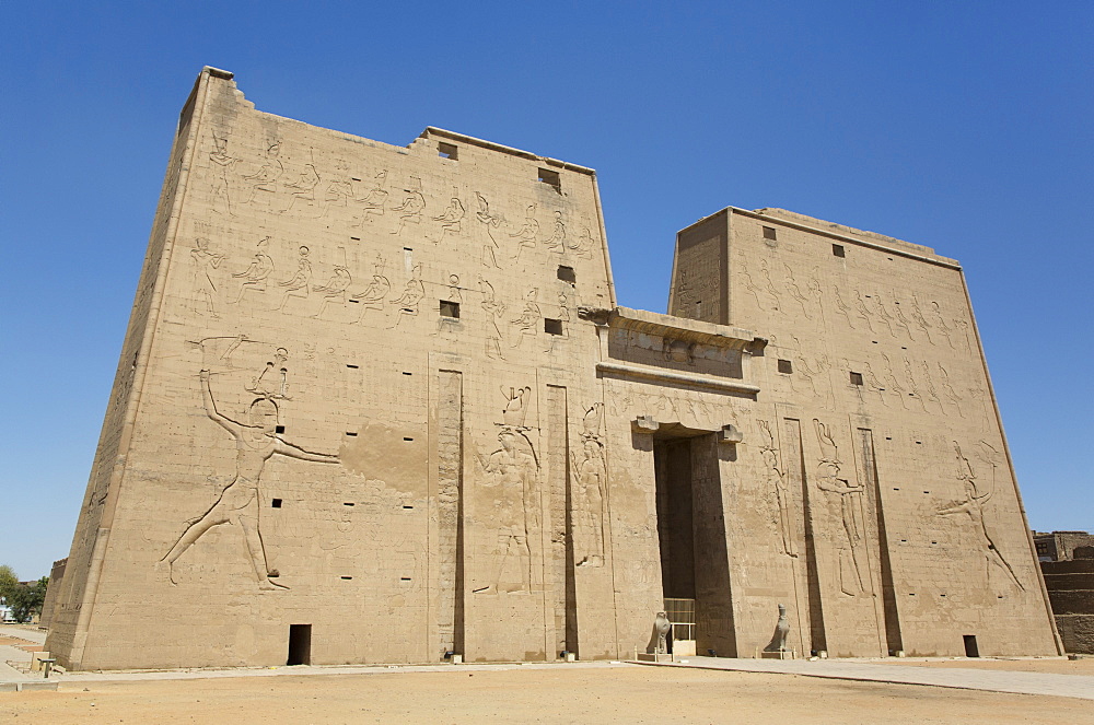 First Pylon, Temple of Horus, Edfu, Egypt, North Africa, Africa