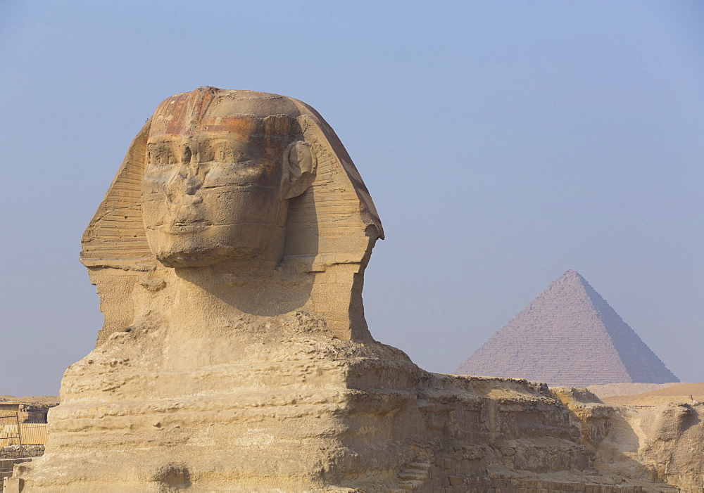 The Great Sphinx of Giza, Pyramid of Mycerinus in the background, Great Pyramids of Giza, UNESCO World Heritage Site, Giza, Egypt, North Africa, Africa