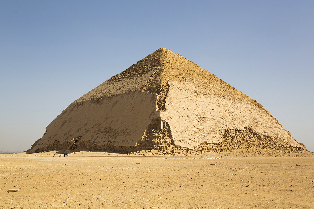 Bent Pyramid, UNESCO World Heritiage Site, Dahshour, Egypt, North Africa, Africa