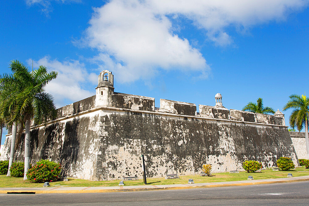 Fortified Colonial Wall, Old Town, UNESCO World Heritage Site, San Francisco de Campeche, State of Campeche, Mexico, North America