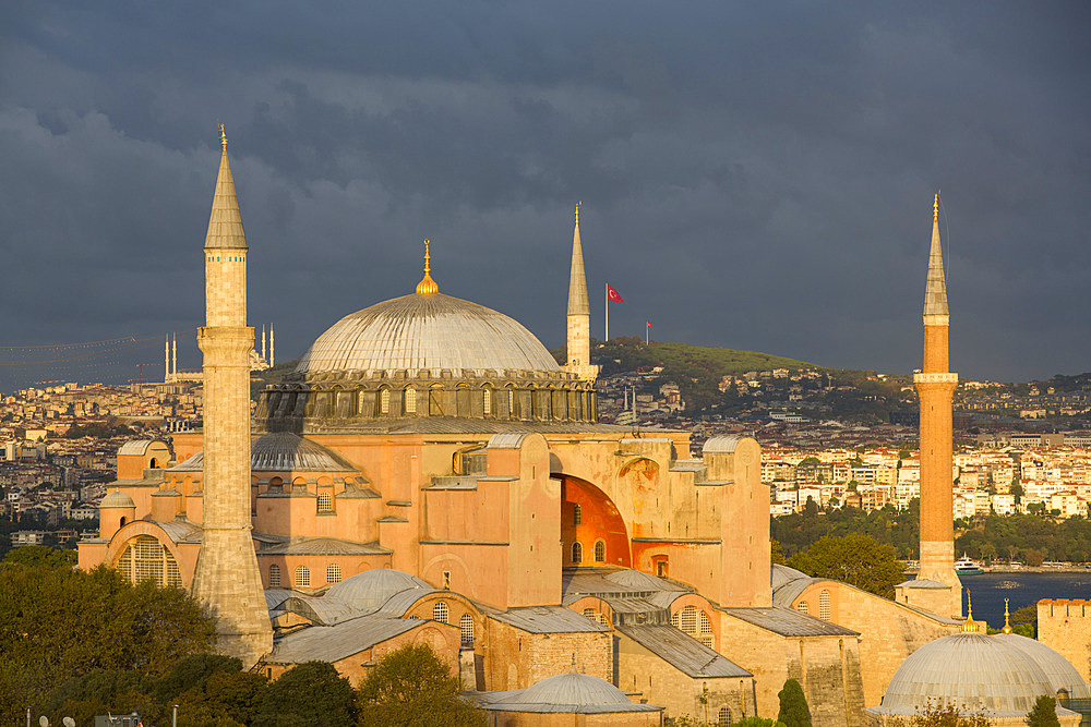 Approaching storm, Hagia Sophia Grand Mosque, 360 AD, UNESCO World Heritage Site, Istanbul, Turkey, Europe