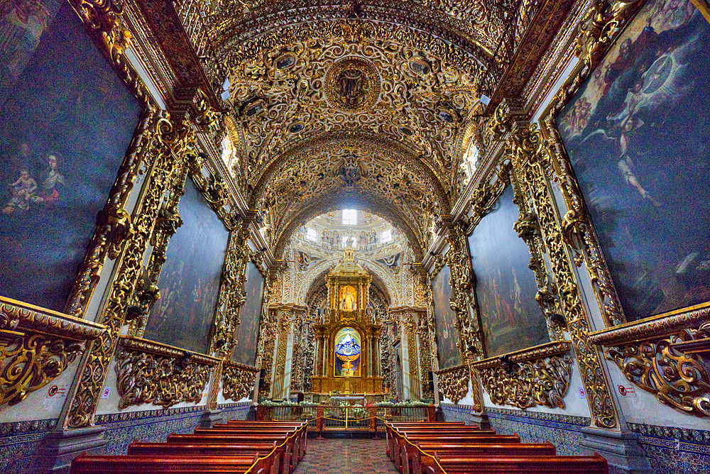 Nave and Apse, Chapel of the Rosario, 1690, Santo Domingo Church, Historic Center, UNESCO World Heritage Site, Puebla, Puebla State, Mexico, North America