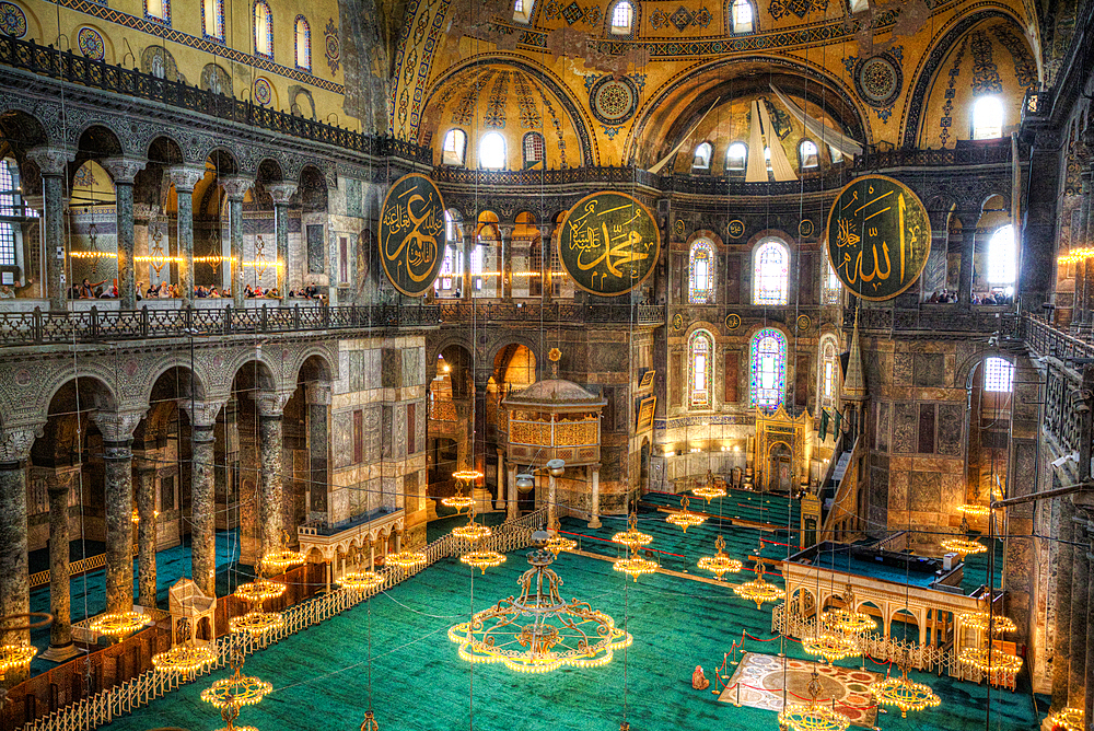 Overview, Interior, Hagia Sophia Grand Mosque, 537 AD, UNESCO World Heritage Site, Sultanahmet, Istanbul, Turkey, Europe