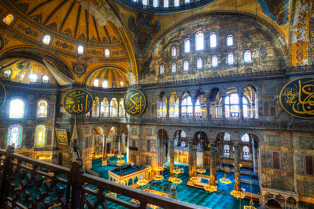 Overview, Interior, Hagia Sophia Grand Mosque, 537 AD, UNESCO World Heritage Site, Sultanahmet, Istanbul, Turkey, Europe