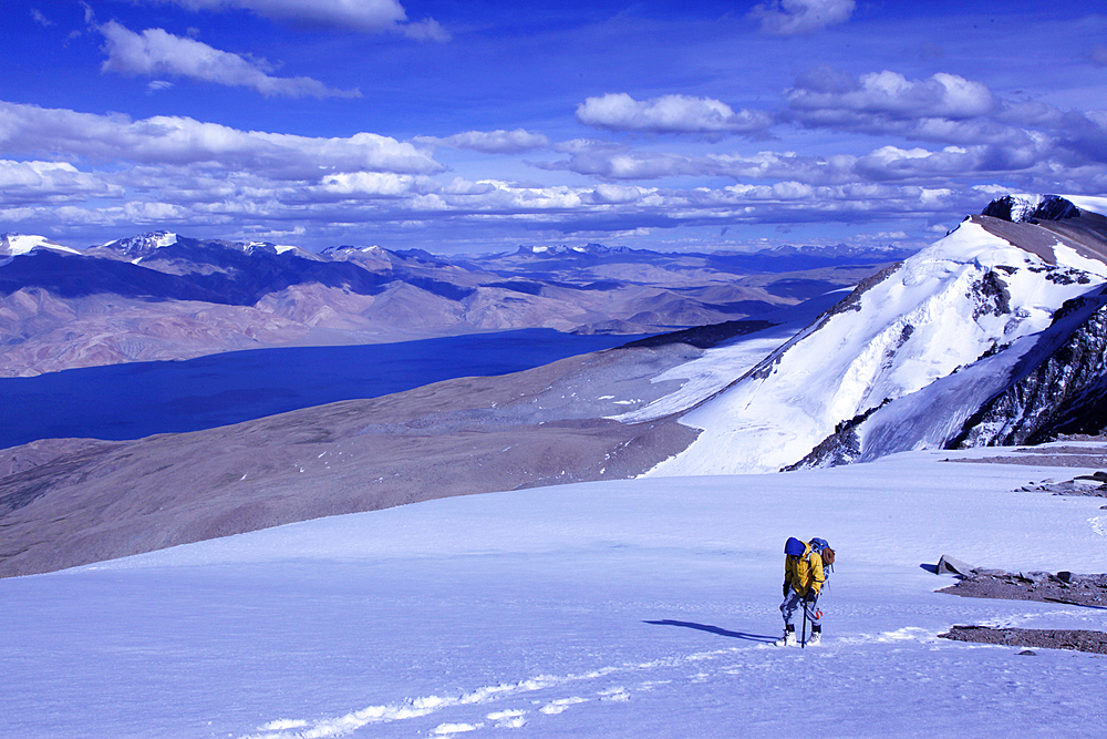 Mountaineer on Mentok II, Tso Mori lake region, Ladakh, India