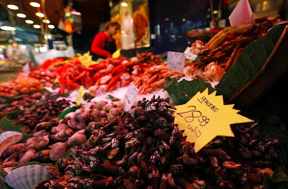 Shellfish on sale on a fish stall in the market in central Barcelona, Catalonia, Spain, Europe