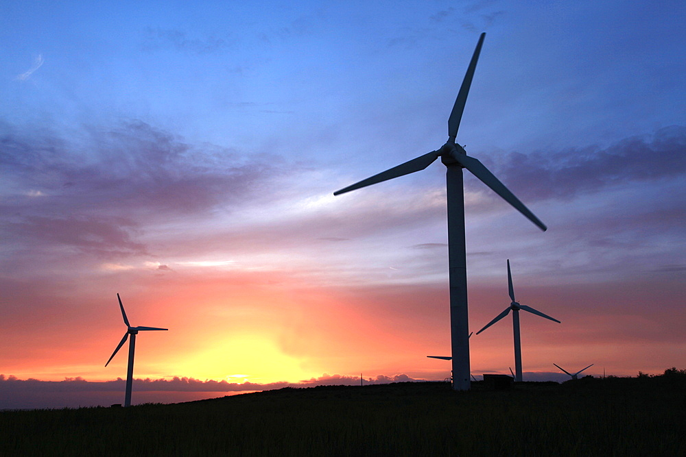 Wind turbines on Bodmin Moor, near Bodmin, Cornwall, England, United Kingdom, Europe