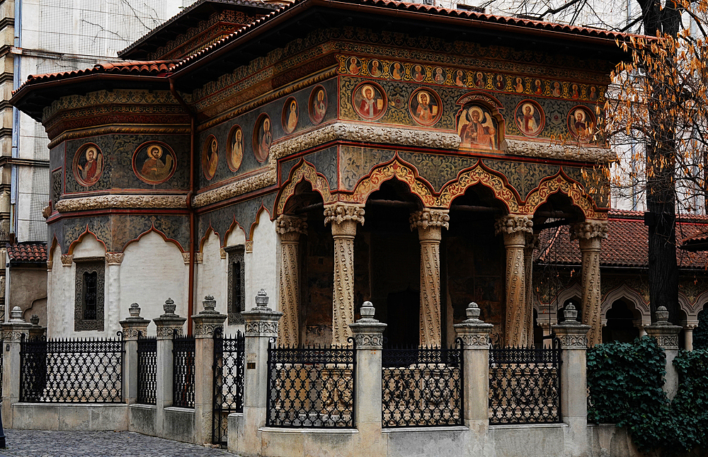 The tiny 18th-century Stavropoleos Church is one of the most beautiful religious monuments in the capital of Romania. Tucked away between taller buildings in Bucharest´s Old Town, the monument was originally part of Stavropoleos Monastery