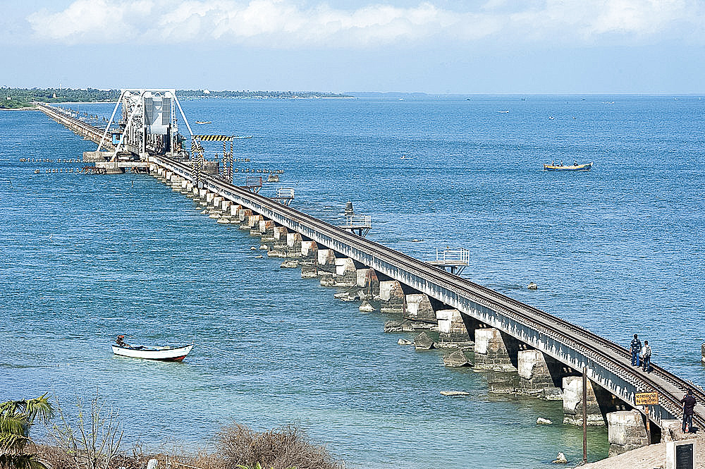 Pamban railway bridge crossing the Pamban Straits between the mainland and Pamban Island and Danushkodi, Tamil Nadu, India, Asia