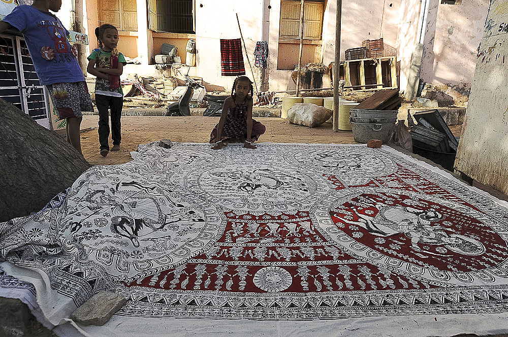 Mata ki Pachedi, the Cloth of the Mother Goddess, shrine cloth hand painted in the streets by the Vaghari community, Ahmedabad, Gujarat, India, Asia