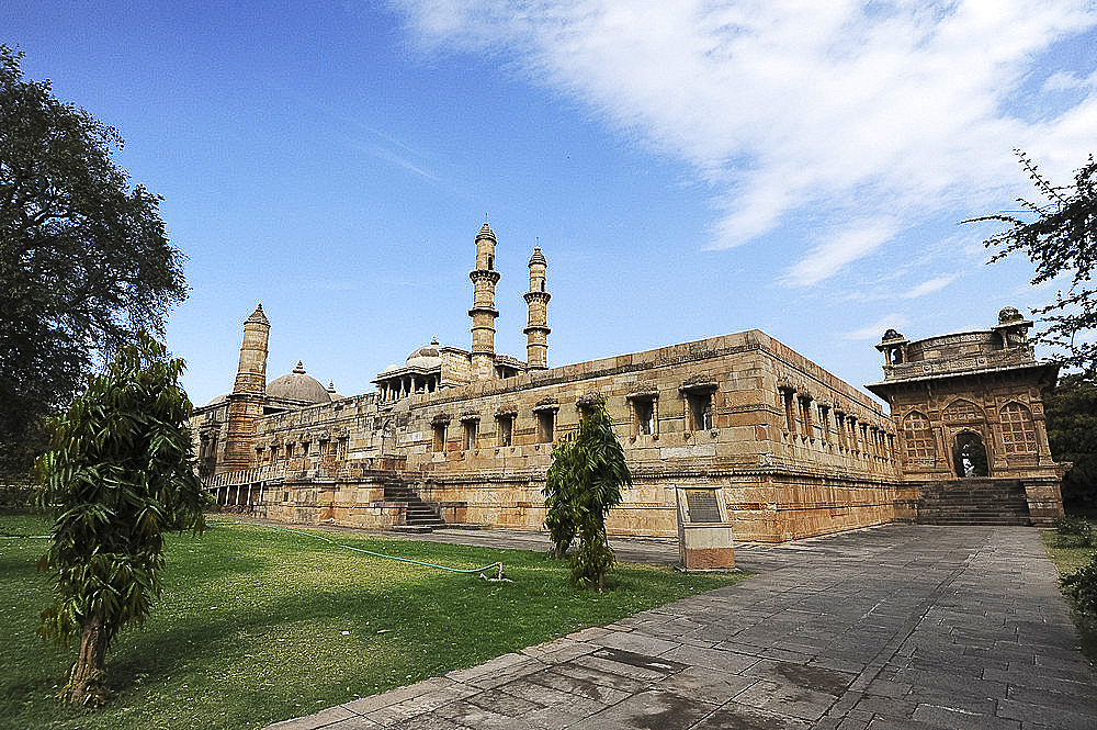 Jami Masjid, Champaner, built in 1513 taking 25 years to construct, part of UNESCO World Heritage Site, Champaner, Gujarat, India, Asia