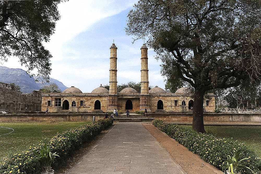 The 16th century Sahar ki Masjid, built near the royal palace for exclusive use of the sultans, Champaner, Gujarat, India, Asia