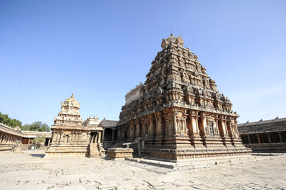 The 11th century Gangaikonda Cholapuram Brihadisvara temple dedicated to Shiva, UNESCO World Heritage Site, Ariyalur district, Tamil Nadu, India, Asia