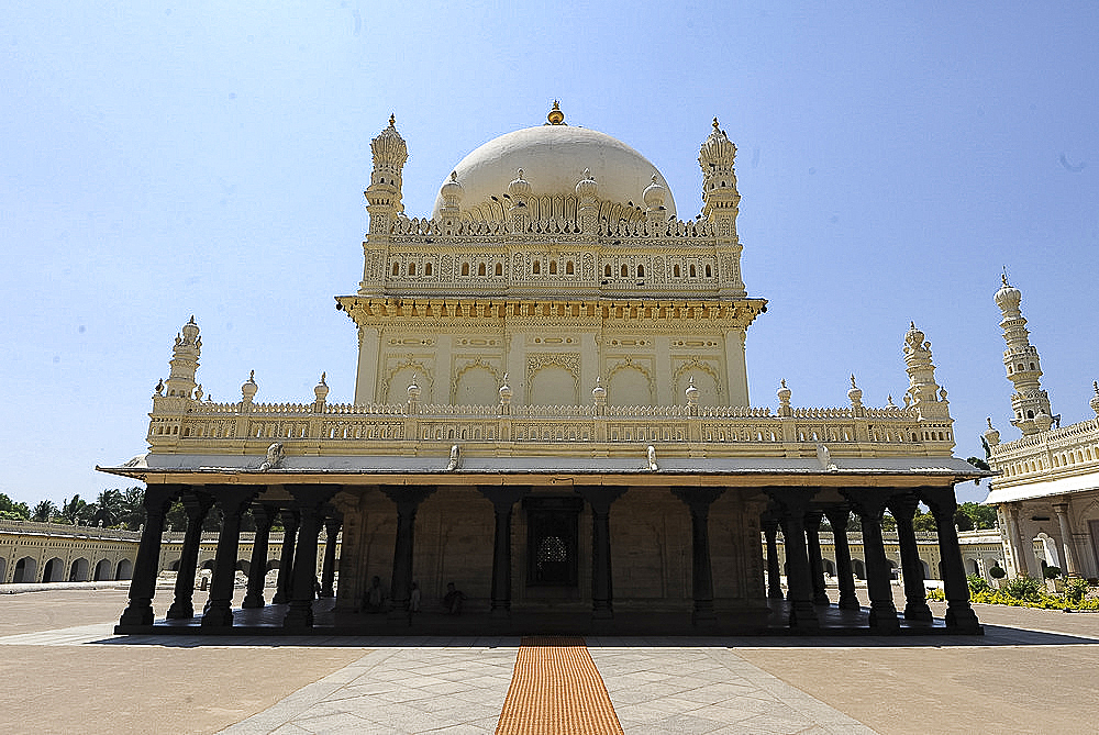 Tipu Sultan's mausoleum, the final resting place of The Tiger of Mysore, Gumbaz, Srirangapatna, Karnataka, India, Asia