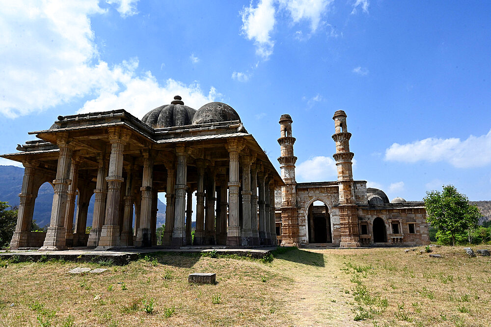 View past pillared Kevada Masjid to Nagina Masjid (Jewel Mosque), UNESCO World Heritage Site, Champaner, Gujarat, India, Asia