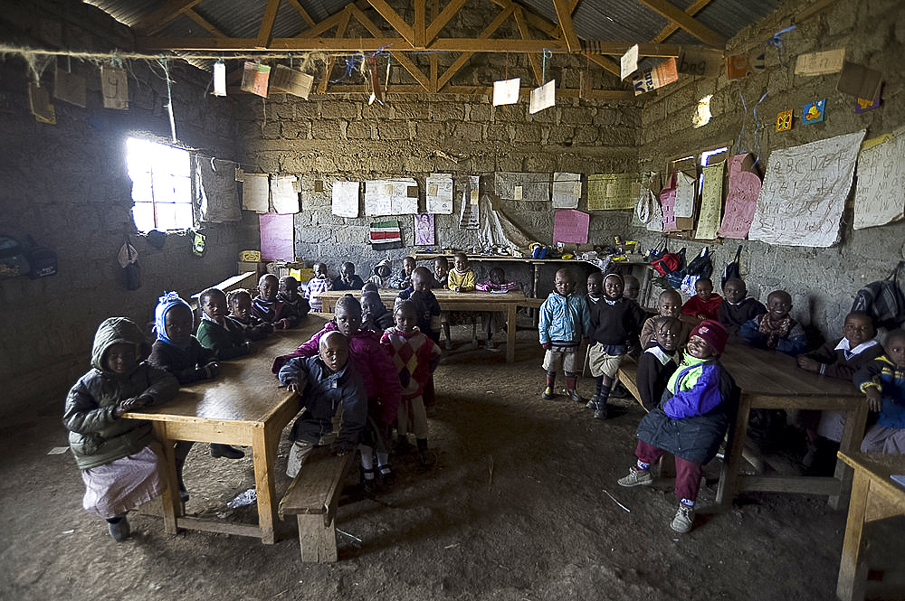 Nursery class in dirt floored classroom, St. Peter's Huruma Primary School, Olkalou, Rift Valley, Kenya, East Africa, Africa