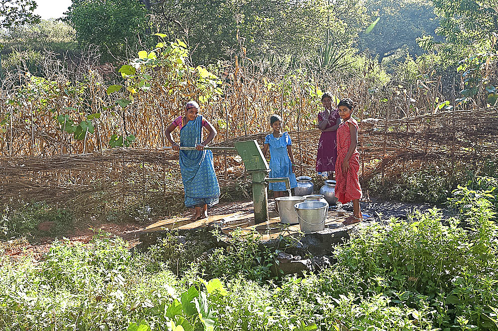 Village water pump, rural Orissa (Odisha), India, Asia