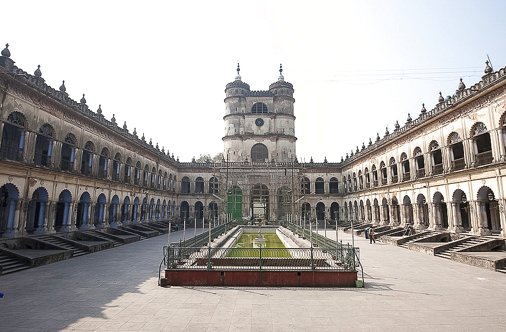 Arched madrasa rooms in the Hugli Imambara, on the west bank of the Hugli river, West Bengal, India, Asia