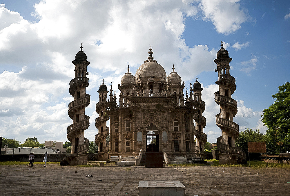 The Jama Masjid in the Mahabat Maqbara complex, built in 1892, with Islamic, Hindu and European influences, Junagadh, Gujarat, India, Asia