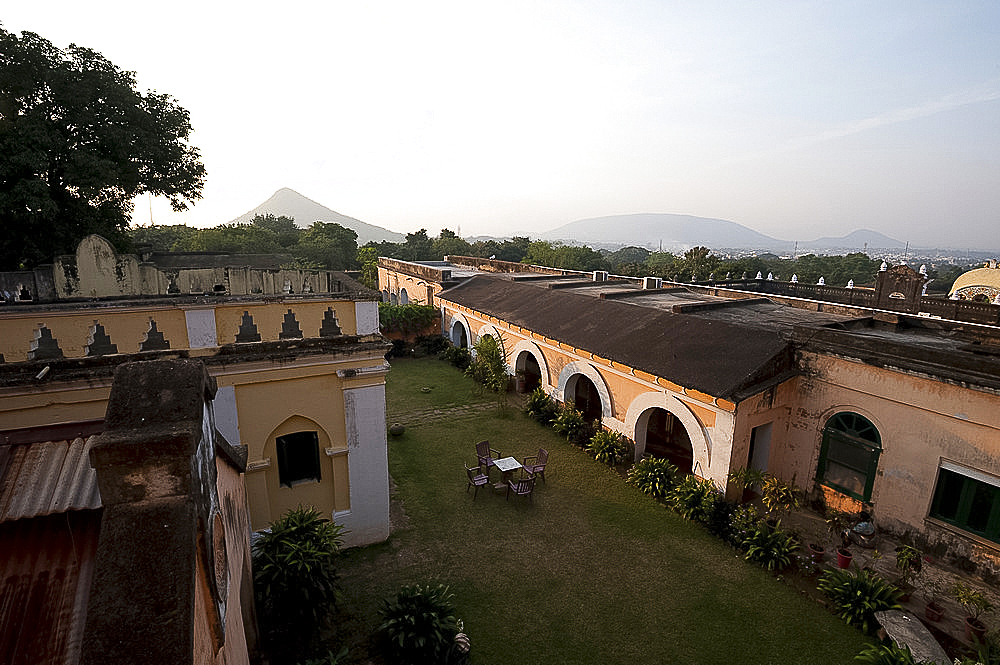 Early morning on the lawns of old rural Rajput palace, Dhenkanal, Orissa (Odisha), India, Asia