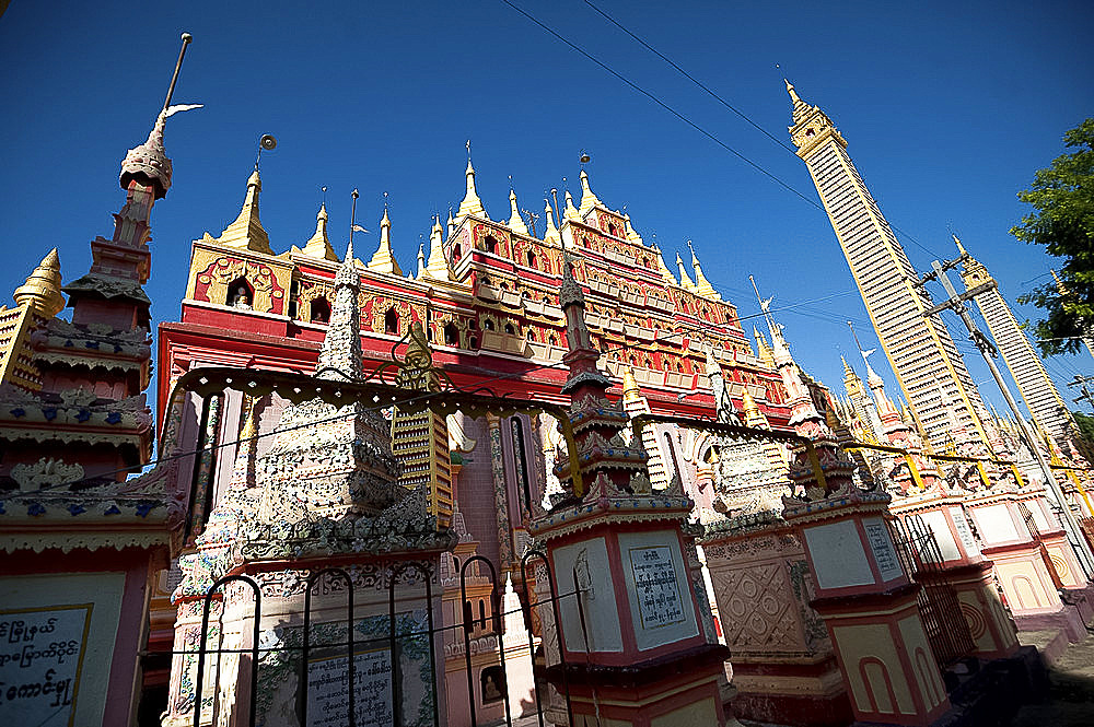 Thanboddhay Pagoda, said to hold 100000 Buddhas, re-constructed between 1939 and 1952, with 864 stupas, Monywa, Sagaing Division, Myanmar (Burma), Asia