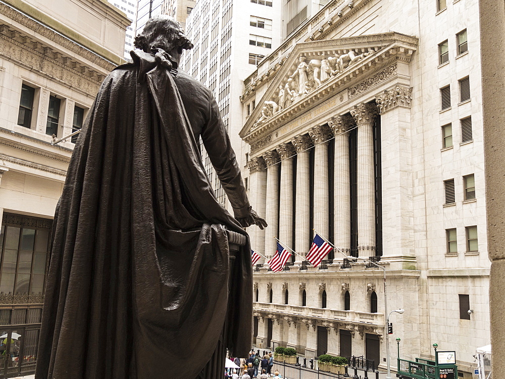 New York Stock Exchange and George Washington statue, Wall Street, Manhattan, New York City, New York, United States of America, North America