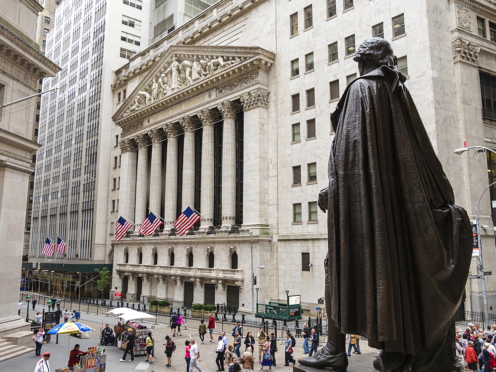 New York Stock Exchange and George Washington statue, Wall Street, Manhattan, New York City, New York, United States of America, North America