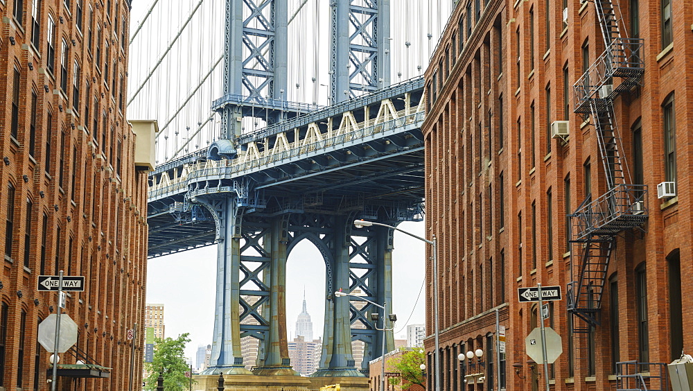 Manhattan Bridge detail, New York, United States of America, North America