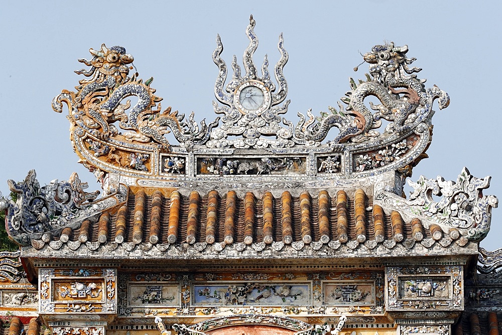 Roof detail with dragon, The Imperial City, UNESCO World Heritage Site, Hue, Vietnam, Indochina, Southeast Asia, Asia