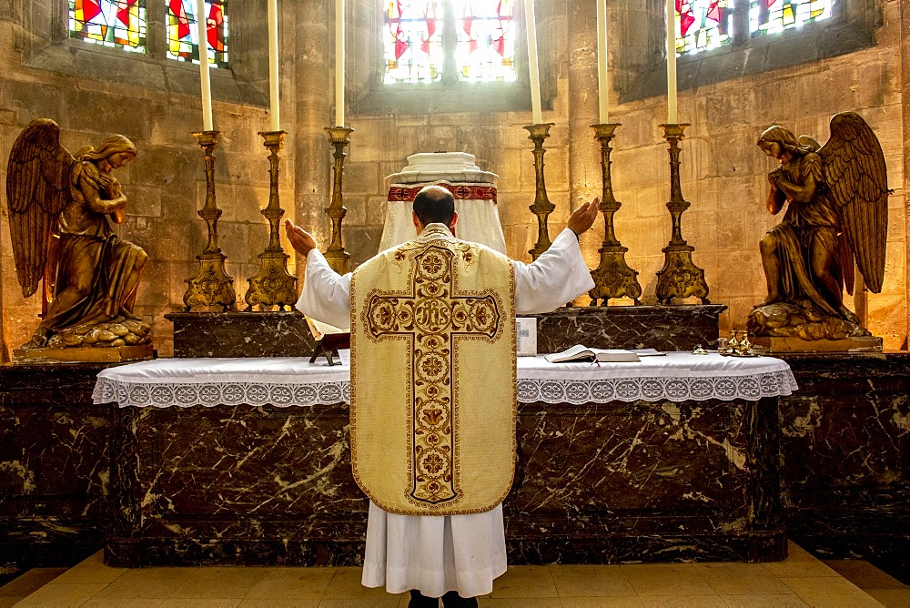 Mass in St. Nicolas's church, during 2019 lockdown, Beaumont le Roger, Eure, France, Europe