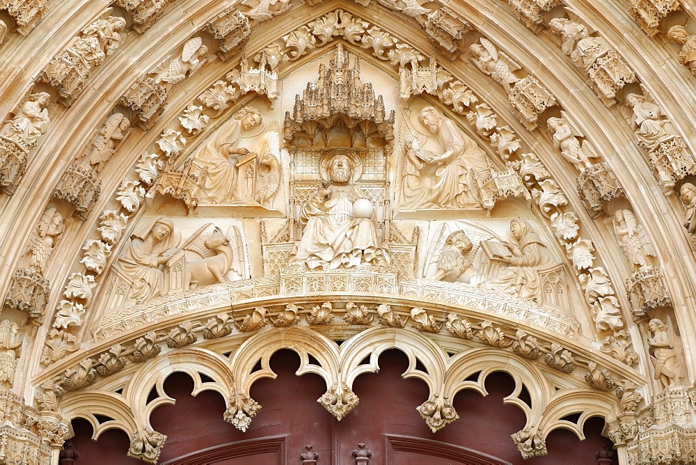 Jesus with the four Evangelists, Batalha Monastery, Late Gothic architecture, intermingled with the Manueline style, UNESCO World Heritage Site, Batalha, Centro, Portugal, Europe