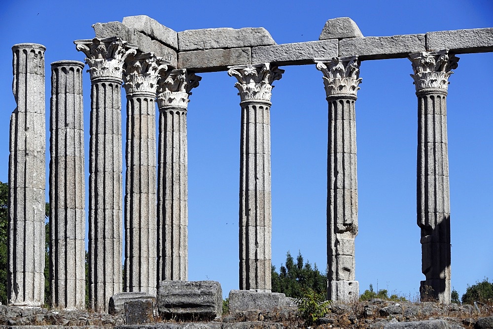 Corinthian columns of Roman Temple of Diana, Evora, UNESCO World Heritage Site, Alentejo, Portugal, Europe